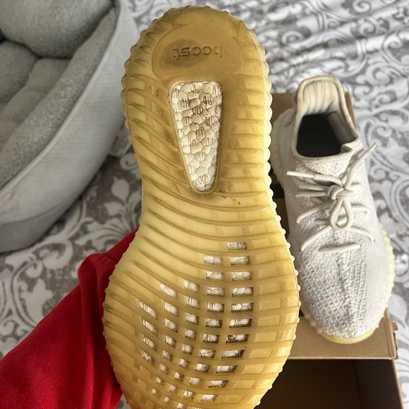 Triple White Yeezy 350 Women’s Size 7 - Picture 4 of 5